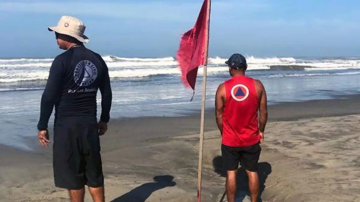 Acapulco - mar de fondo en playas locales